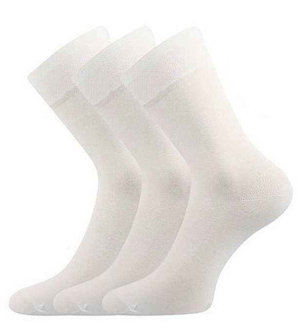 bílá 
	UPOZORNENIE - na ponožk&aacute;ch ze star&scaron;&iacute;ch z&aacute;sob je uveden&eacute; zloženie: 40% CO, 40% MD, 15% PA, 5% EA
 - biela